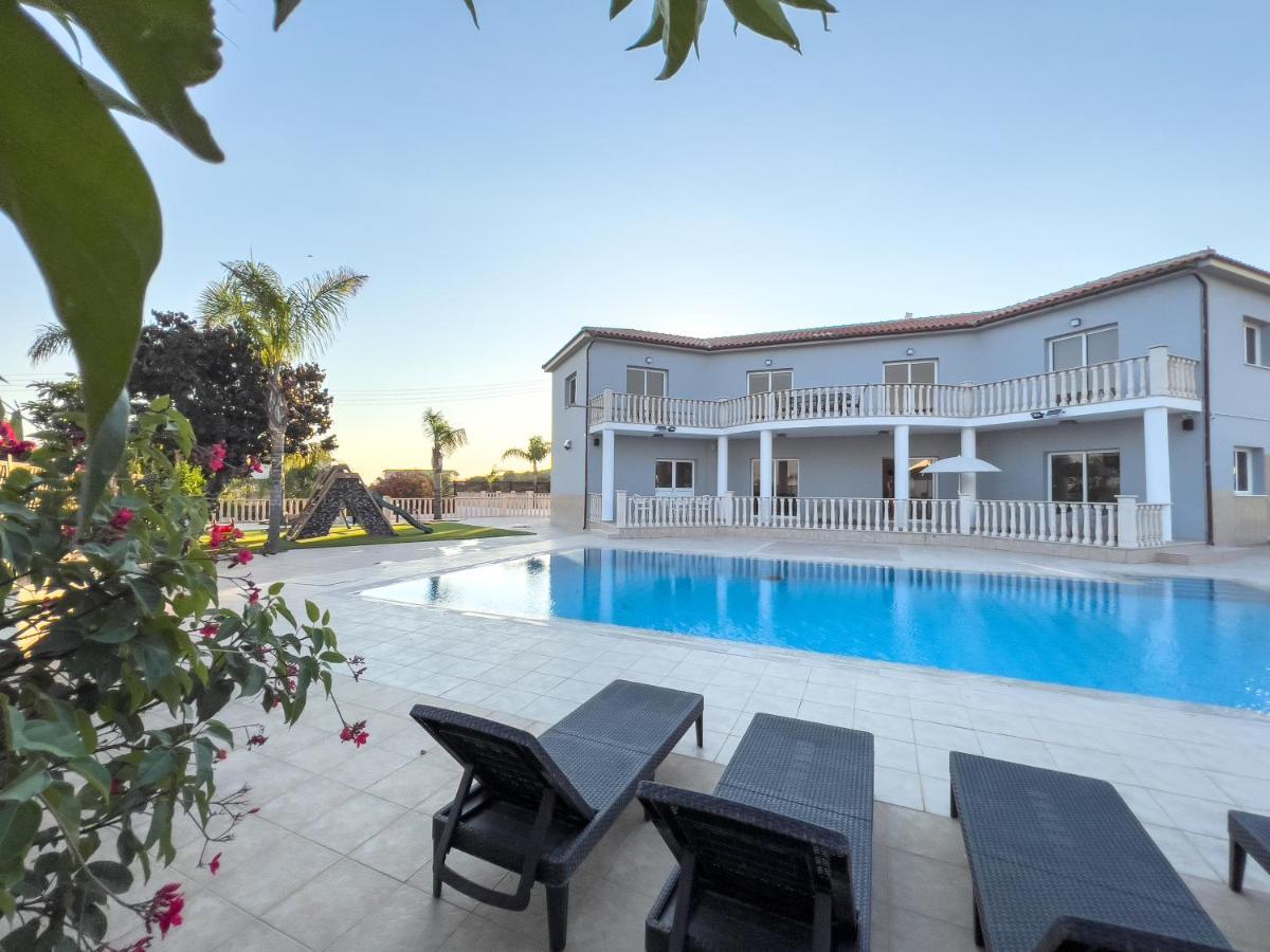 Grand Villa Lynn Seaview Ayia Napa Exterior photo
