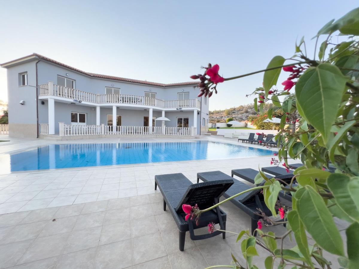 Grand Villa Lynn Seaview Ayia Napa Exterior photo