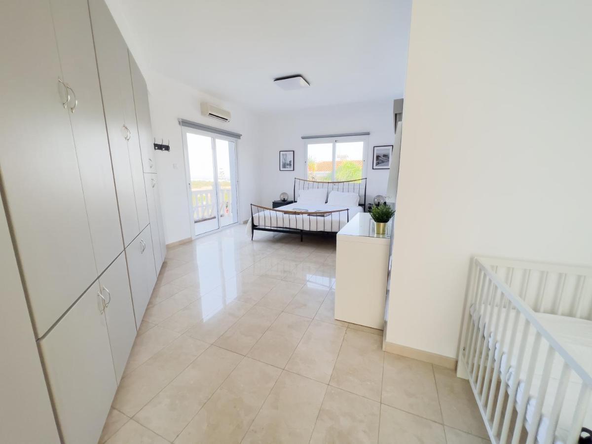Grand Villa Lynn Seaview Ayia Napa Exterior photo