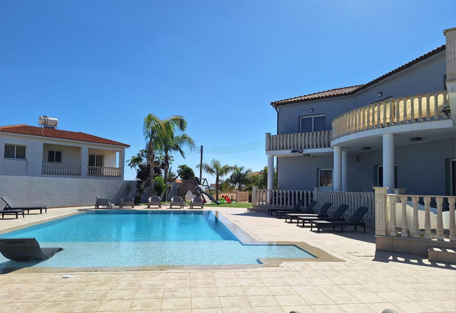 Grand Villa Lynn Seaview Ayia Napa Exterior photo